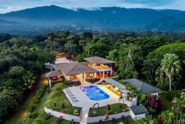 A Luxurious Vacation Destination in Ojochal, Costa Rica